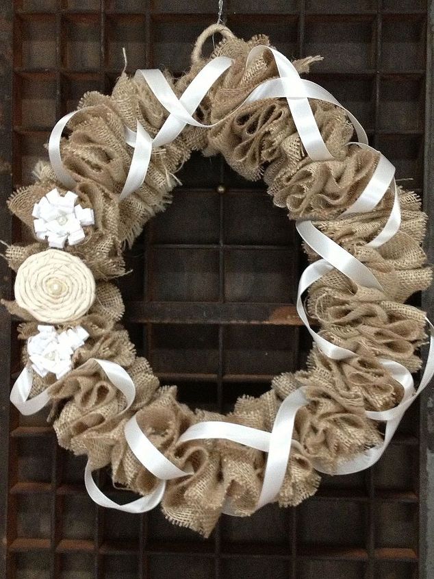 how to make a burlap wreath, crafts, wreaths