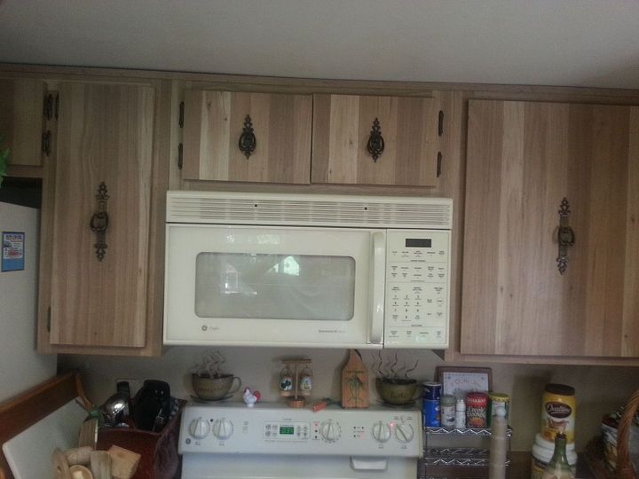 q help i need suggestions on this outdated kitchen, diy, home decor, kitchen design, painting