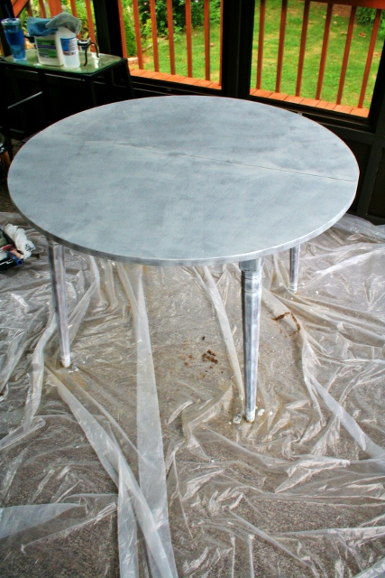 priming e preparao de mveis laminados, D duas camadas finas de primer usei uma base de leo pois a mesa ficar um pouco aberta