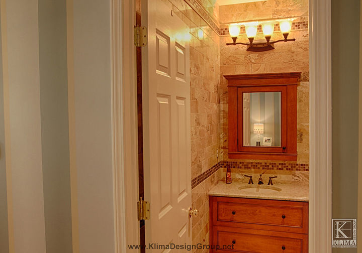 banheiro com piso de mrmore e padro de mosaico, Banheiro com m rmore e mosaicos