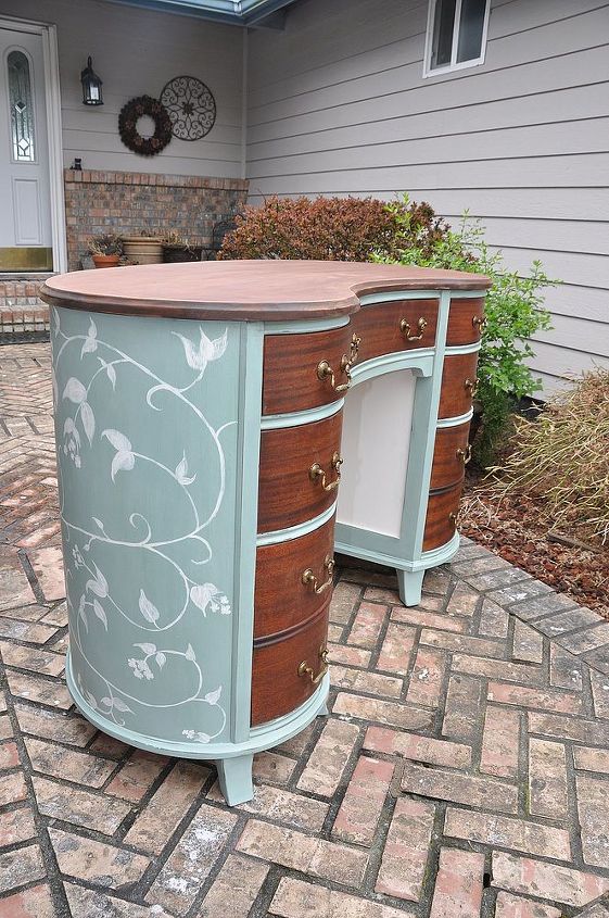 painted mahogany kidney shaped desk, painted furniture, I thought it was nice to put a lighter color on the inside panels that was you can really see the detail of the trim