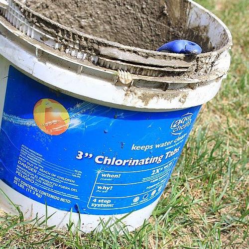quick and easy concrete mixing, concrete masonry, Start with an ordinary bucket
