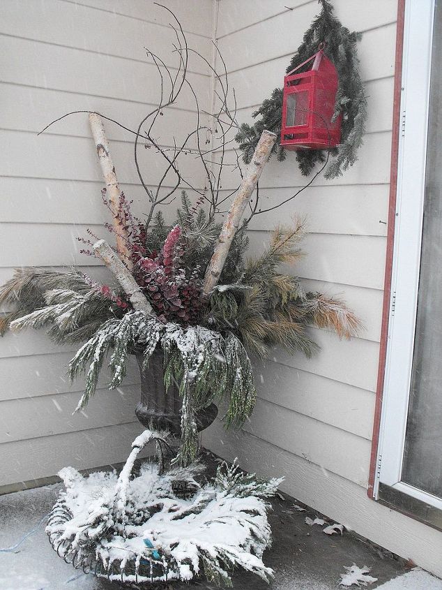 garden containers, christmas decorations, container gardening, gardening, seasonal holiday decor