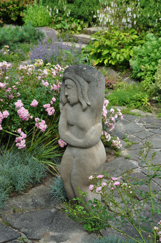 tour a romantic country garden, gardening, outdoor living, Special pieces of art can be found throughout the garden