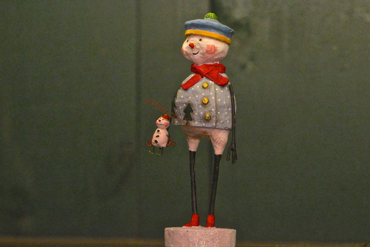 oh christmas tree oh christmas tree how lovely your trunk part 2, seasonal holiday d cor, wreaths, Close up of yet another one of the snowmen who is admiring the large snowman made by the artist featured