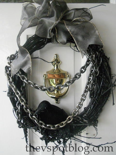 halloween wreath with chains amp raven, crafts, halloween decorations, seasonal holiday decor, wreaths