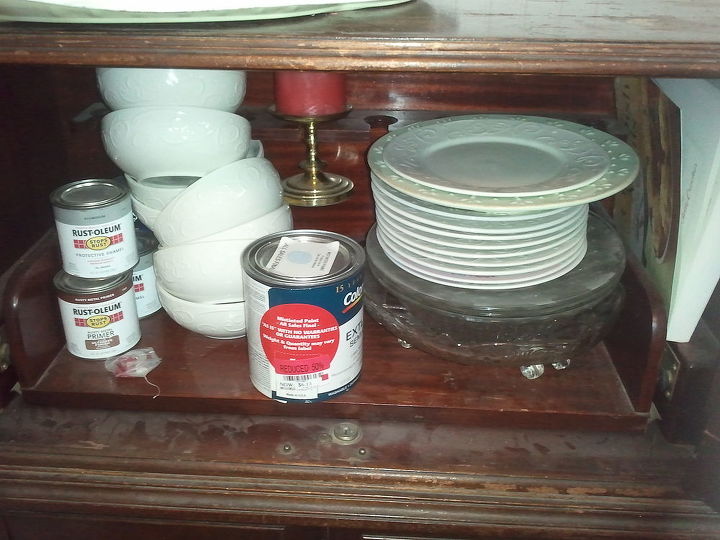 q pintar o no pintar, El interior superior puede ver m s o menos el estante rodante y el lugar para las copas de vino en la parte de atr s