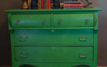 Green Vintage Chalkpainted Dresser