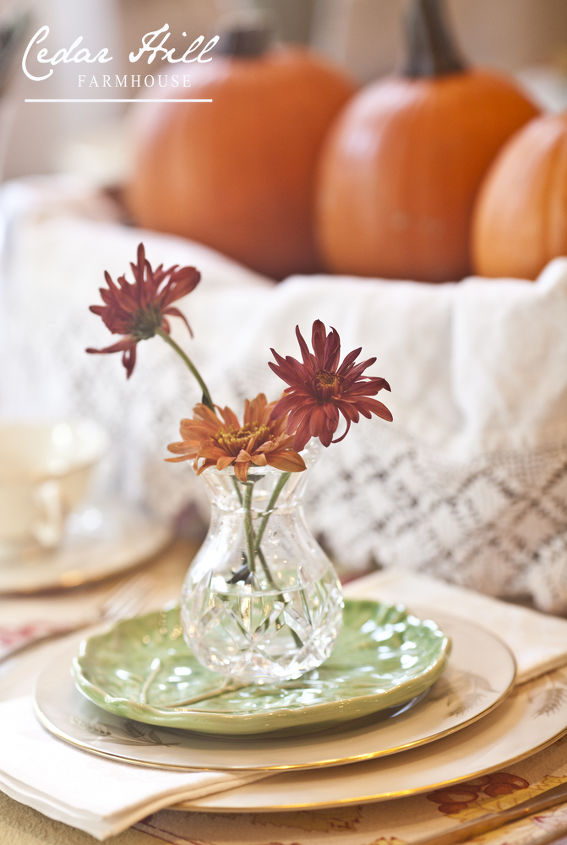 setting an heirloom thanksgiving table, seasonal holiday d cor, thanksgiving decorations, Each place setting got its own little crystal vase with a few flowers