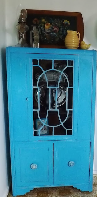 anything blue friday features, home decor, painted furniture, Lovely Vintage Cabinet Makeover from