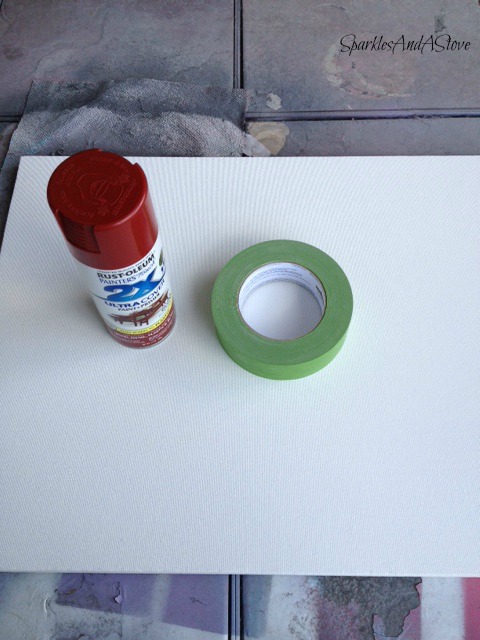no so necessrias ferramentas diy toalheiro de cozinha ou porta copos, Tela em branco para a qual usei fita adesiva para criar uma faixa e depois pintei com spray