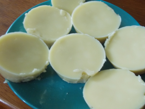 make your own hard lotion bars, homesteading