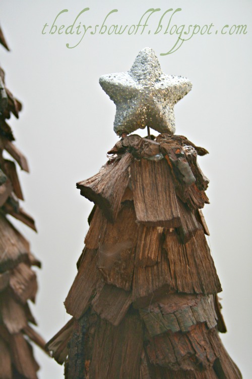 rbol de virutas de madera decoracin navidea natural, con una estrella brillante en la parte superior
