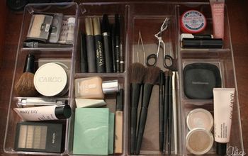 11 Ways to Organize Make Up