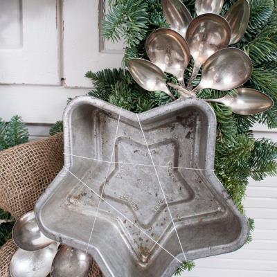 a vintage tin jelly mold star wreath, seasonal holiday decor, wreaths, A fun way to use a vintage tin jelly mold and spoons