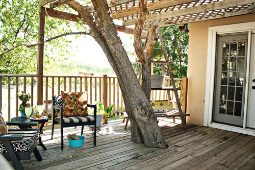 a 25 little deck makeover, decks, outdoor furniture, outdoor living, painted furniture