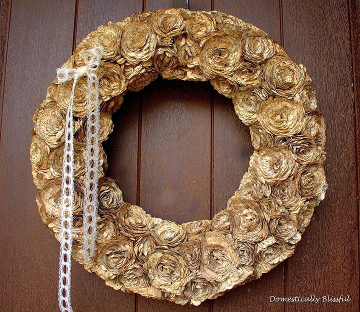 diy paper flower wreath, crafts, seasonal holiday decor, wreaths, A beautiful DIY Paper Flower Wreath to work on over the holidays