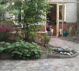 hans pardoel gardens, gardening, Backyard in curves with 3 spots to sit