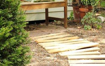 Garden Path From Pallets