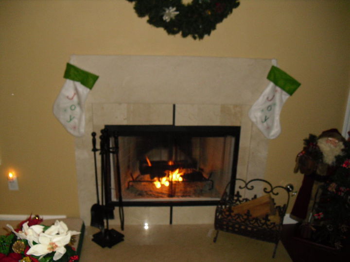 q fireplace redo, fireplaces mantels, home decor, hvac, living room ideas, Fireplace needs help