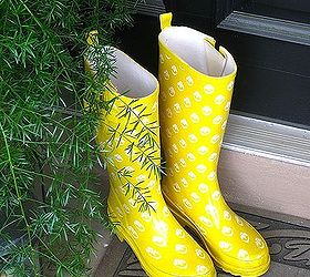 adding rain boots to a summer porch junegarden, flowers, gardening, repurposing upcycling
