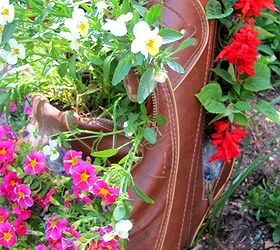 what to do with an old golf bag, flowers, gardening, repurposing upcycling, Just look at all the luscious pockets