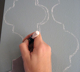 whiteboard crayon stenciled wall, wall decor, Stenciling the wall