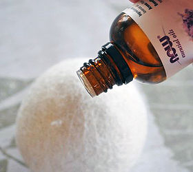 natural laundry fragrance and softener, cleaning tips, Use lavender essential oil straight out of the bottle SO easy