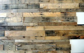 DIY Recycled Pallet Accent Wall