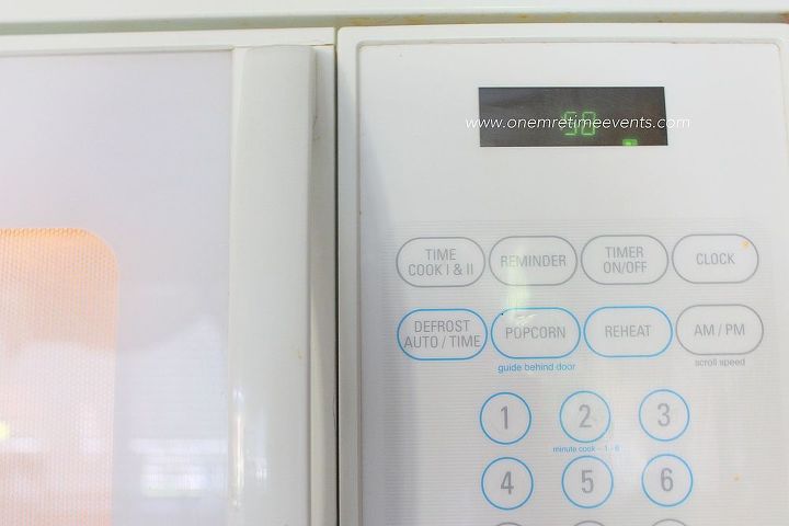 microwave kills germs in sponges, cleaning tips, Using your microwave for 2 minutes to clean your sponge