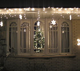 diy palladian window for the holidays and beyond cost about 5, seasonal holiday decor, windows, Here is the finished product from the outside looking in