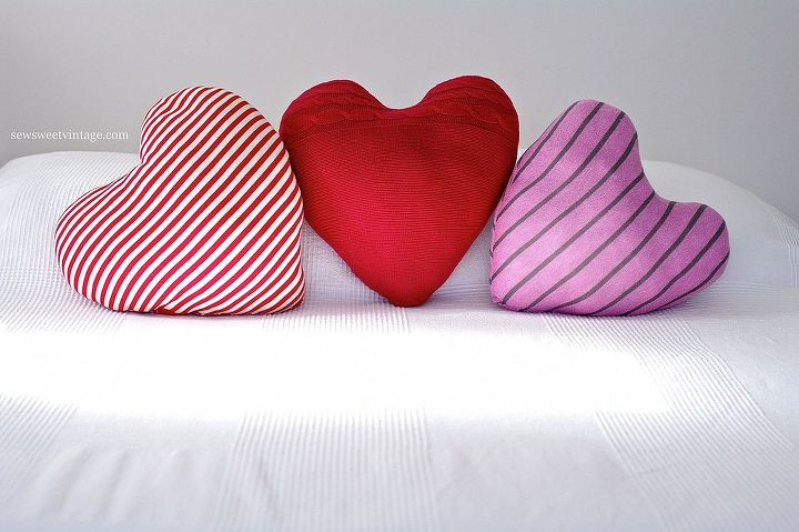 valentine heart pillows, crafts, seasonal holiday decor, valentines day ideas