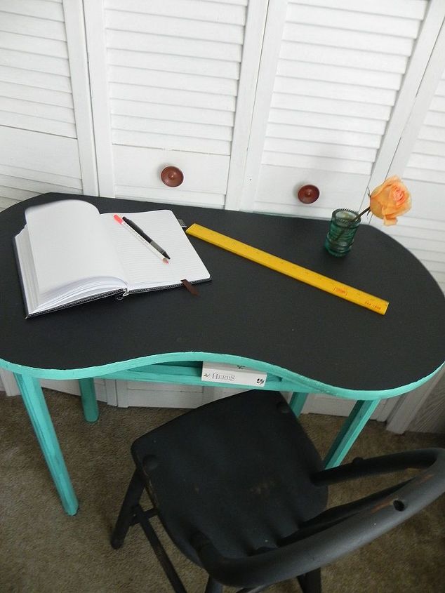 refinished junk desk, chalk paint, painted furniture