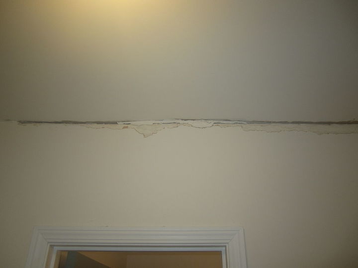 broken or crooked drywall corners made straight, home maintenance repairs, wall decor, This crack was 1 2 inch wide