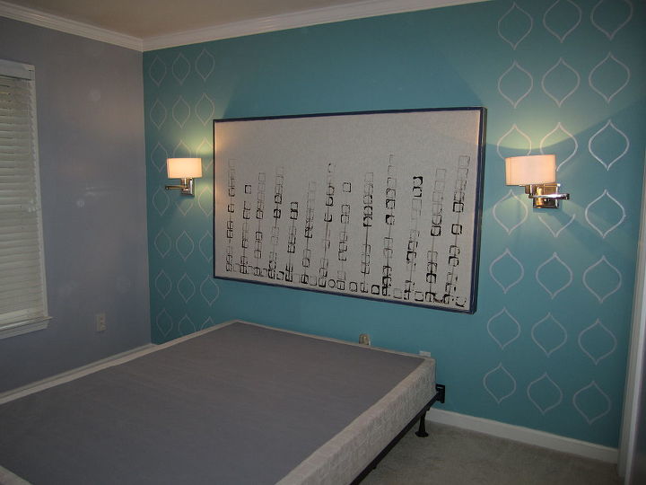 cambio de imagen del dormitorio de invitados, El marco de la cama est colocado