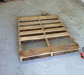 built planter box out of an old pallet, gardening, pallet, Starting point