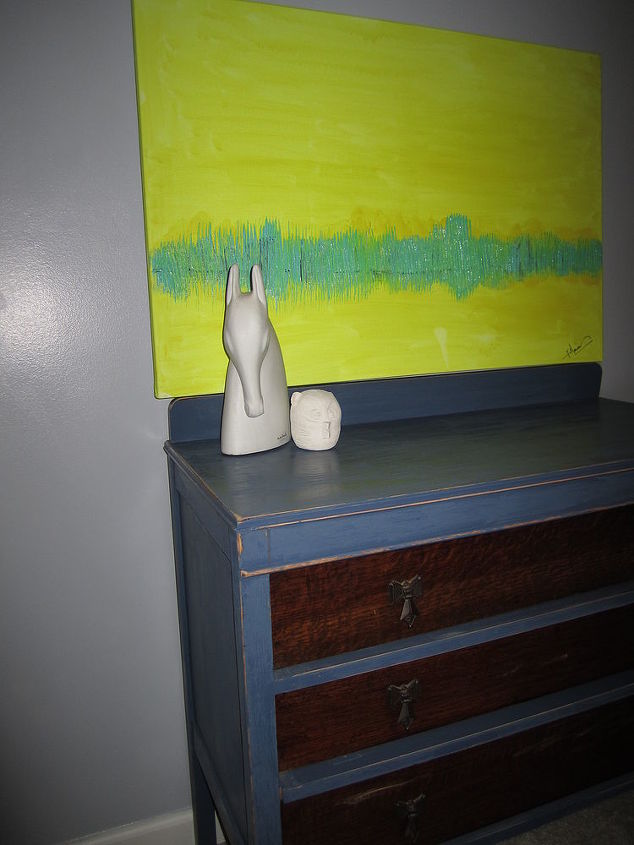 cambio de imagen del dormitorio de invitados, Tada que el arte y la c moda en la habitaci n La escultura del caballo es de IKEA y el b ho lo hice en una clase de arcilla en 2005