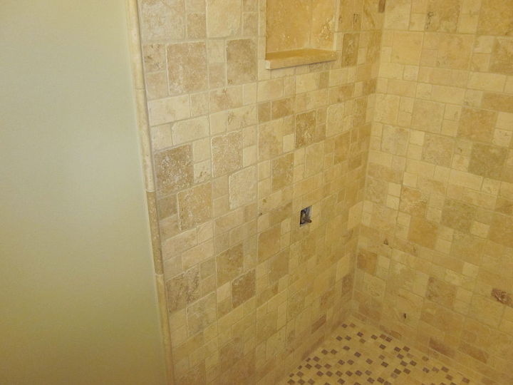 por qu estamos desmontando esta hermosa ducha de azulejos a medida, La ducha con fugas