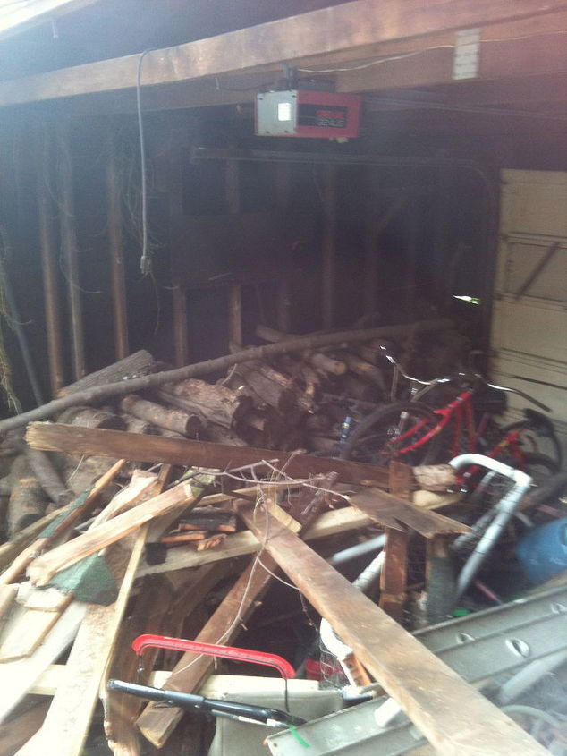 del garaje en ruinas al comienzo de nuestro jardn ingls, El interior de la parte que mantuvimos antes de rehacerlo