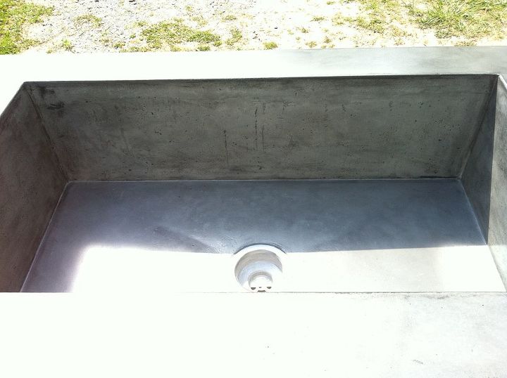 bancada de concreto com pia integral
