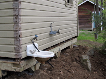 jacking up a shed, That beam isn t going anywhere