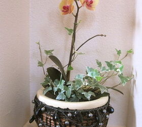 revived my 9 years old flower pot with the leftover paint some sequence from my old, home decor, got new look