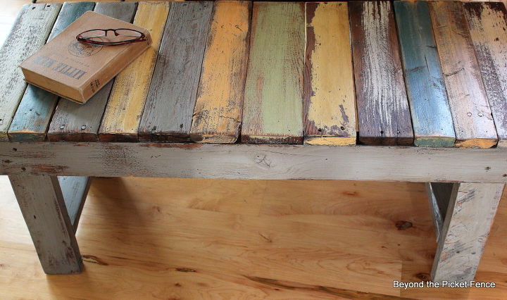 how to make a pallet bench, painted furniture, painted other pallet pieces and added them to the top