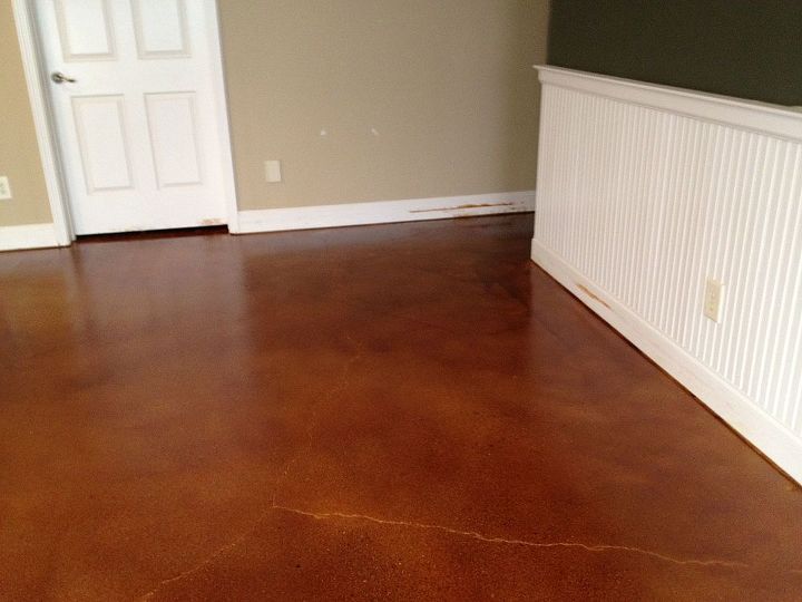 featured photos, Corner area of the stained floor