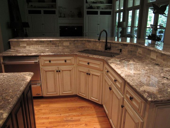 wow what a change for this kitchen, home decor, home improvement, kitchen backsplash, kitchen design, kitchen island, Double draw dishwasher and blanco sil granite sink The raiser is natural stone with grey hughs truly beautiful