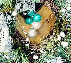 diy interchangeable wreath, christmas decorations, crafts, seasonal holiday decor, wreaths, DIY Interchangeable Wreath decked out for the holidays