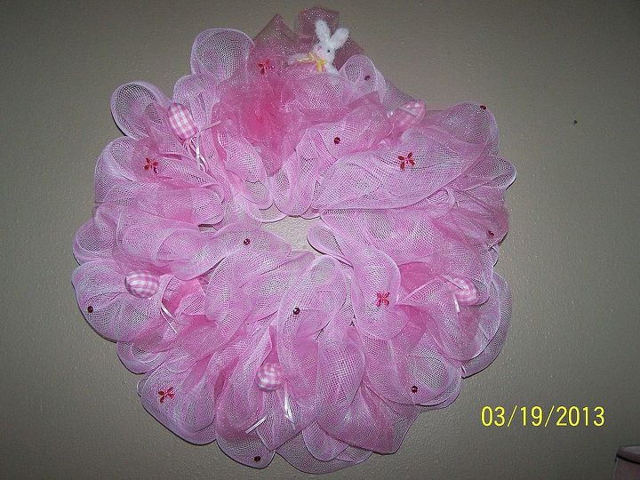 holiday decor, crafts, wreaths, Wreath made from mesh