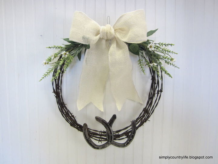 barb wire and horseshoe wreath, crafts, repurposing upcycling, seasonal holiday decor, wreaths, Barb wire wreath