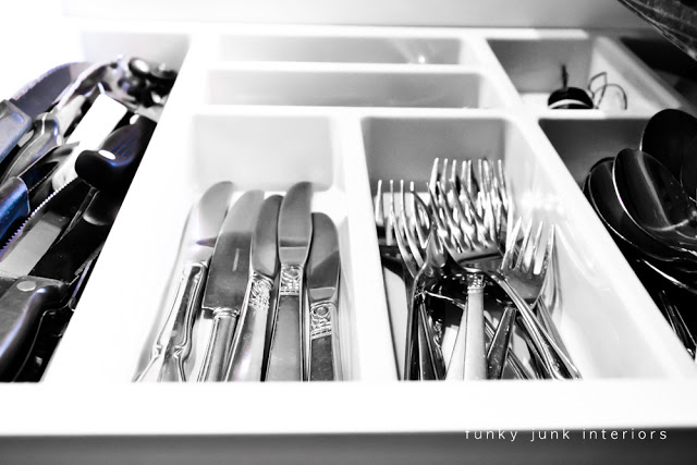 my take on a new year s resolution just do, cleaning tips, organizing, It was Christmas and I had no baking done nor presents wrapped BUT I was tired of my jumbled up cutlery drawer So I took 5 minutes and just DID it Done