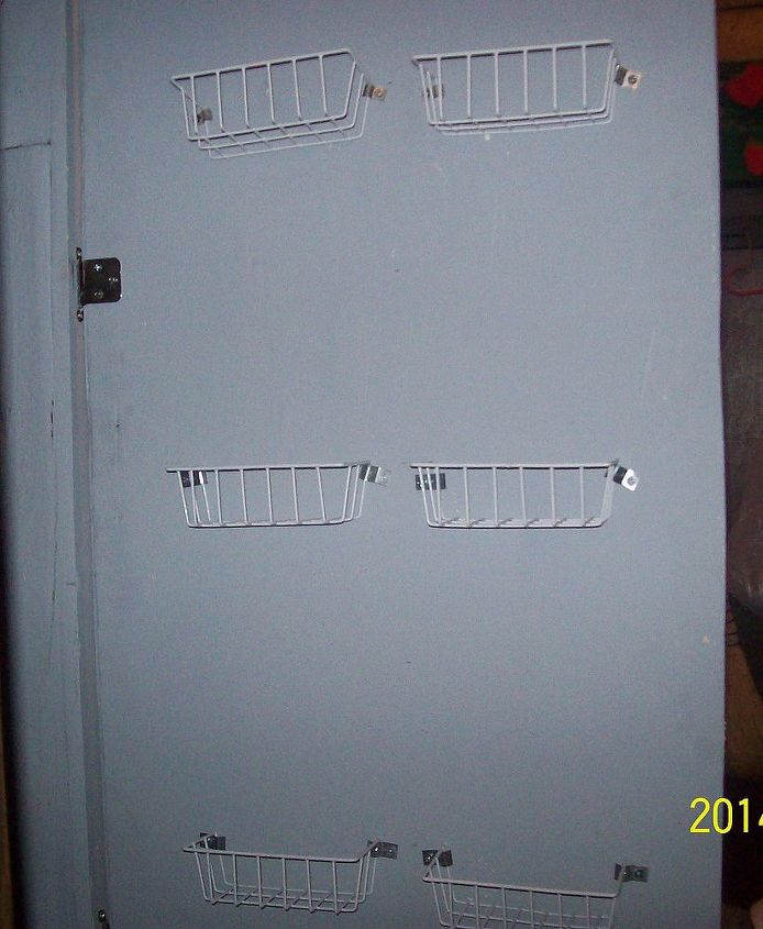 pantry door, cleaning tips, closet, doors, I bought wired boxes and cut them in half from dollar tree and attached them to the inside of door